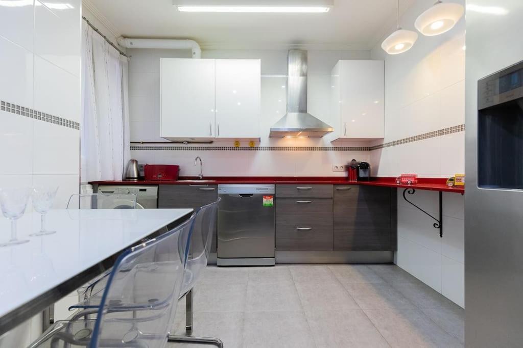 Indautxu Flat Next Stop Билбао Екстериор снимка