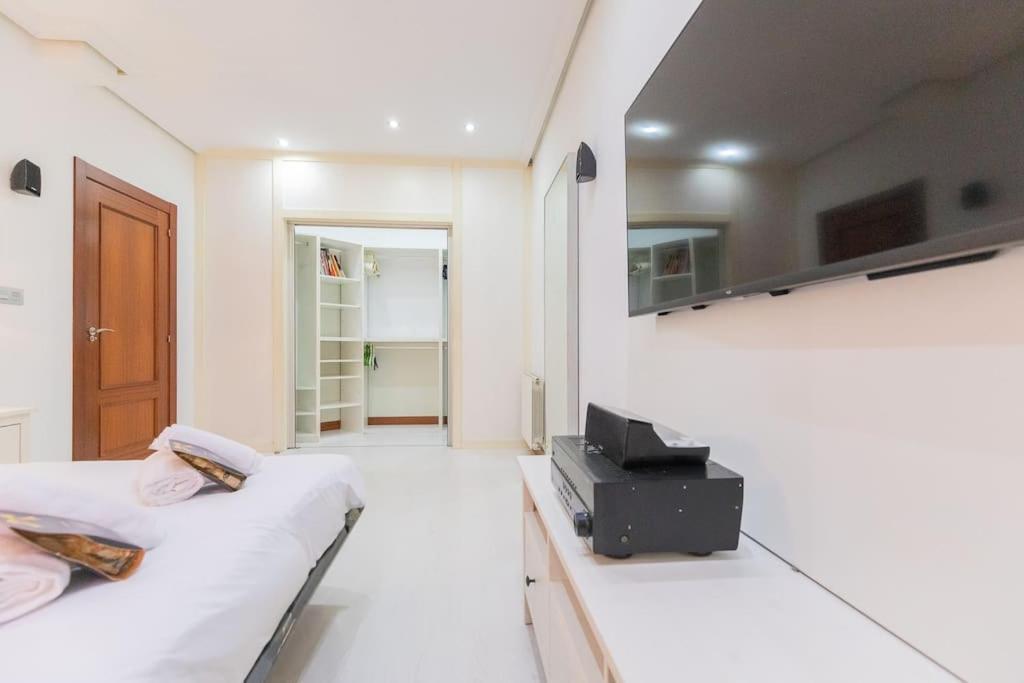 Indautxu Flat Next Stop Билбао Екстериор снимка