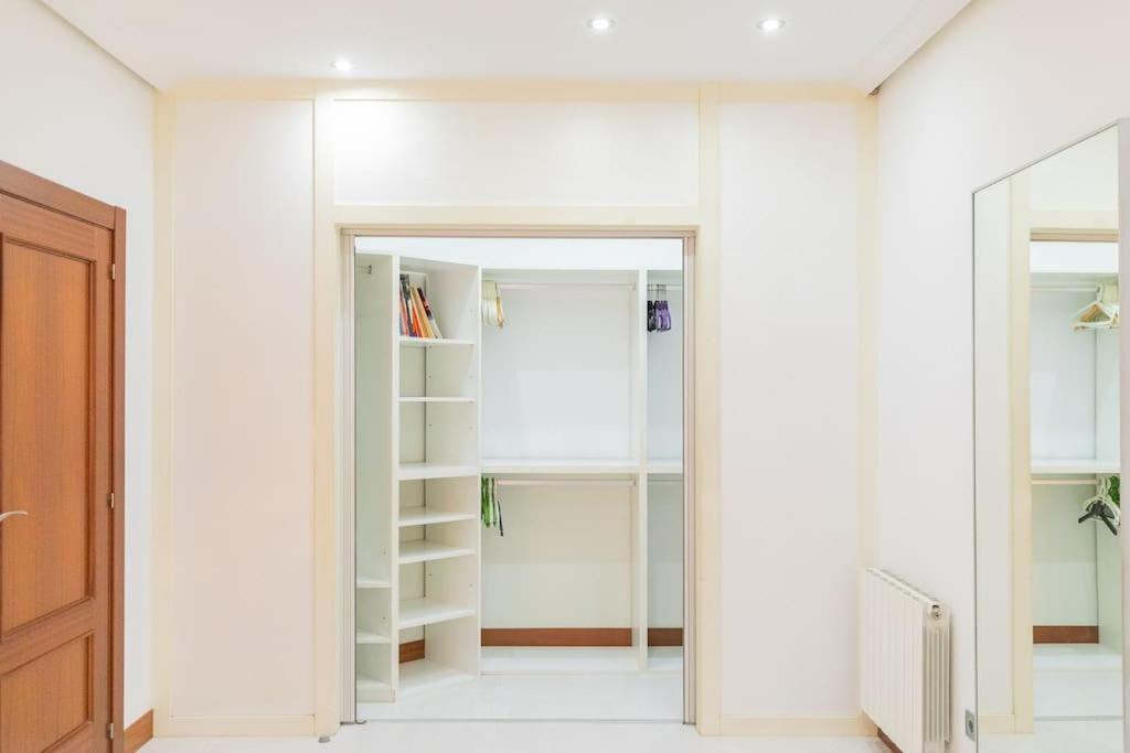 Indautxu Flat Next Stop Билбао Екстериор снимка